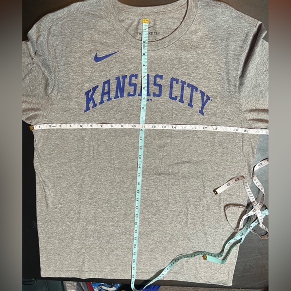 Nike Kansas City Royals Salvador Pérez T-Shirt - Picture 5 of 7